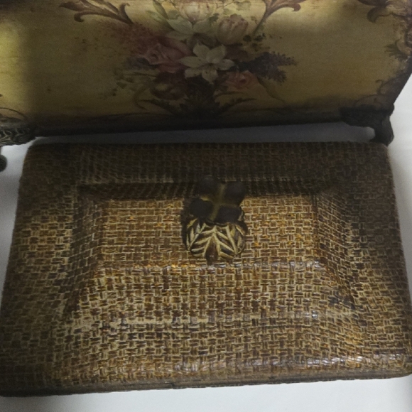 Floral Decorative Box with Lid - Picture 11 of 12